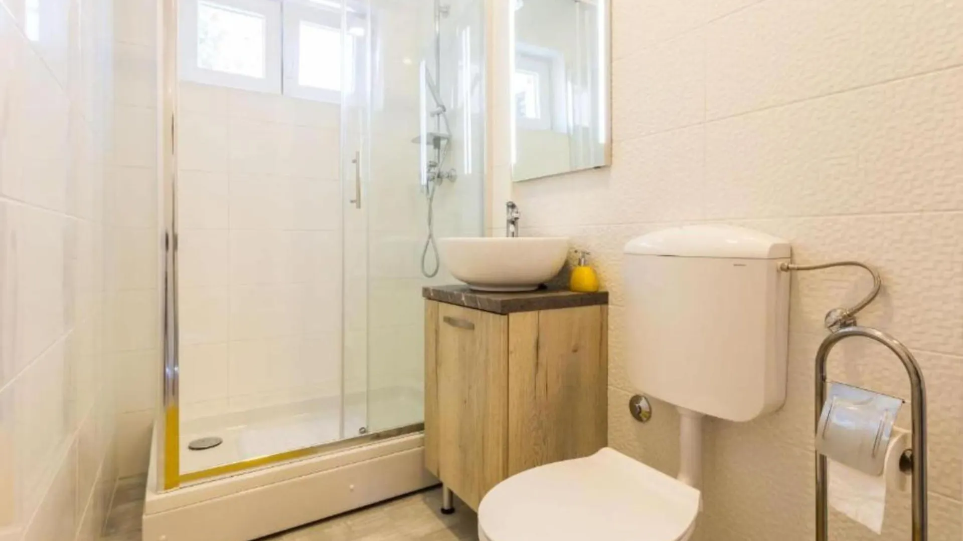 Charming Zadar Apartment Near Old Town With Convenient Access To Beaches Apartman 2
